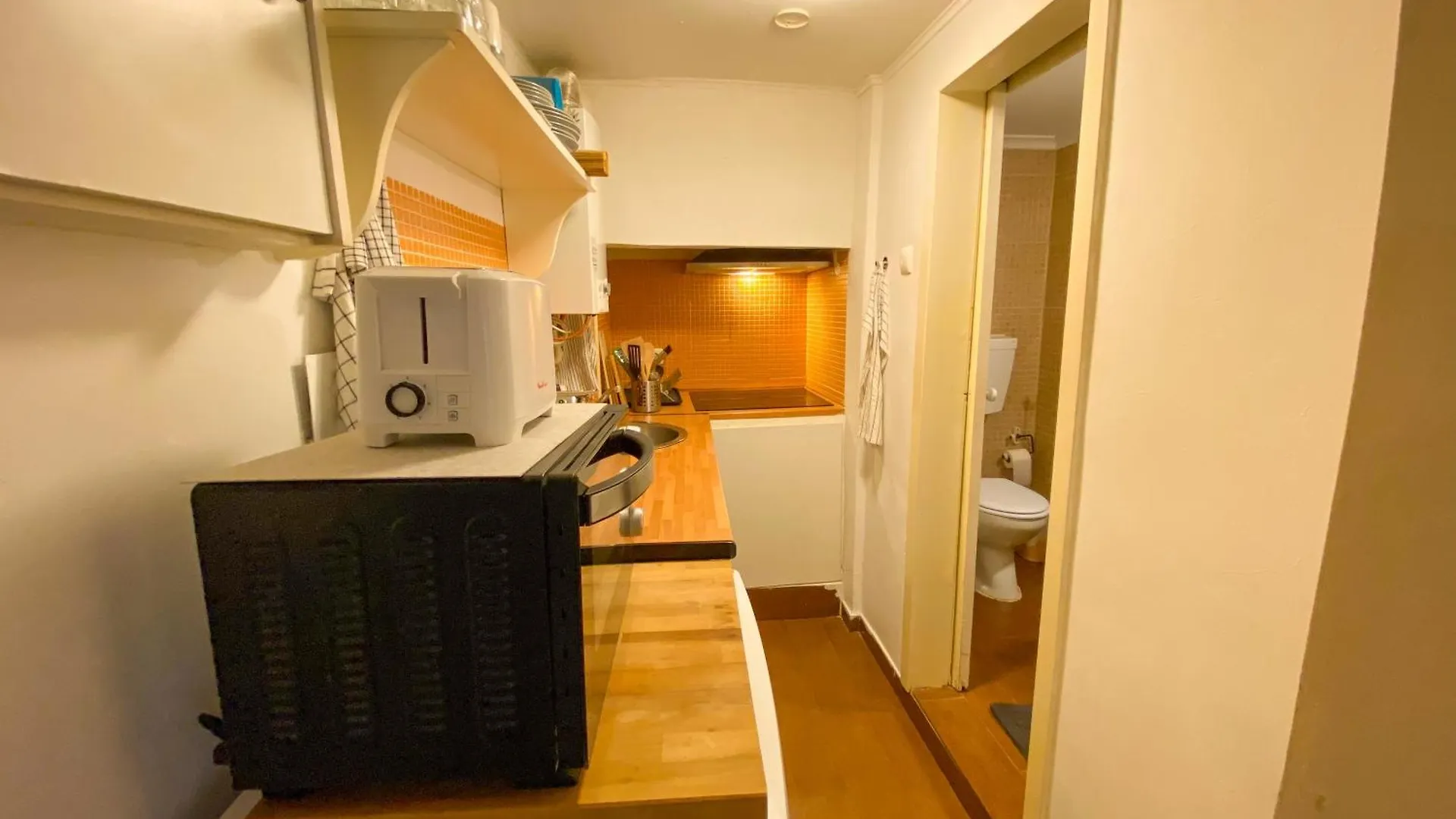 Charming Bairro Alto 2-Bedroom Escape Lisbon 0*,  Portugal