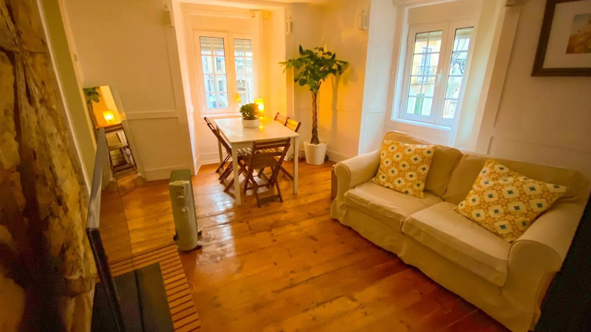 Charming Bairro Alto 2-Bedroom Escape Lisbon