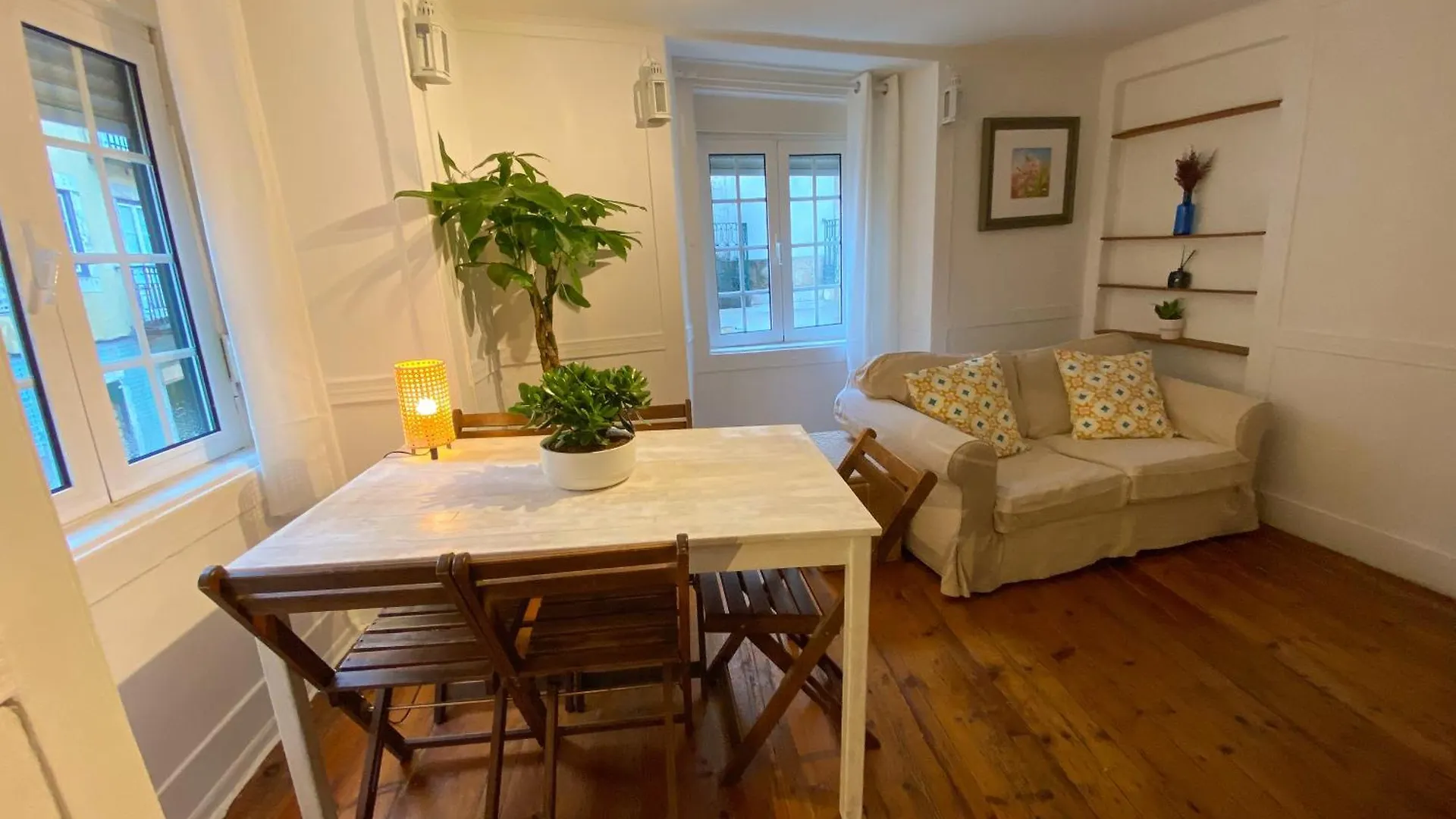 Charming Bairro Alto 2-Bedroom Escape Lisbon