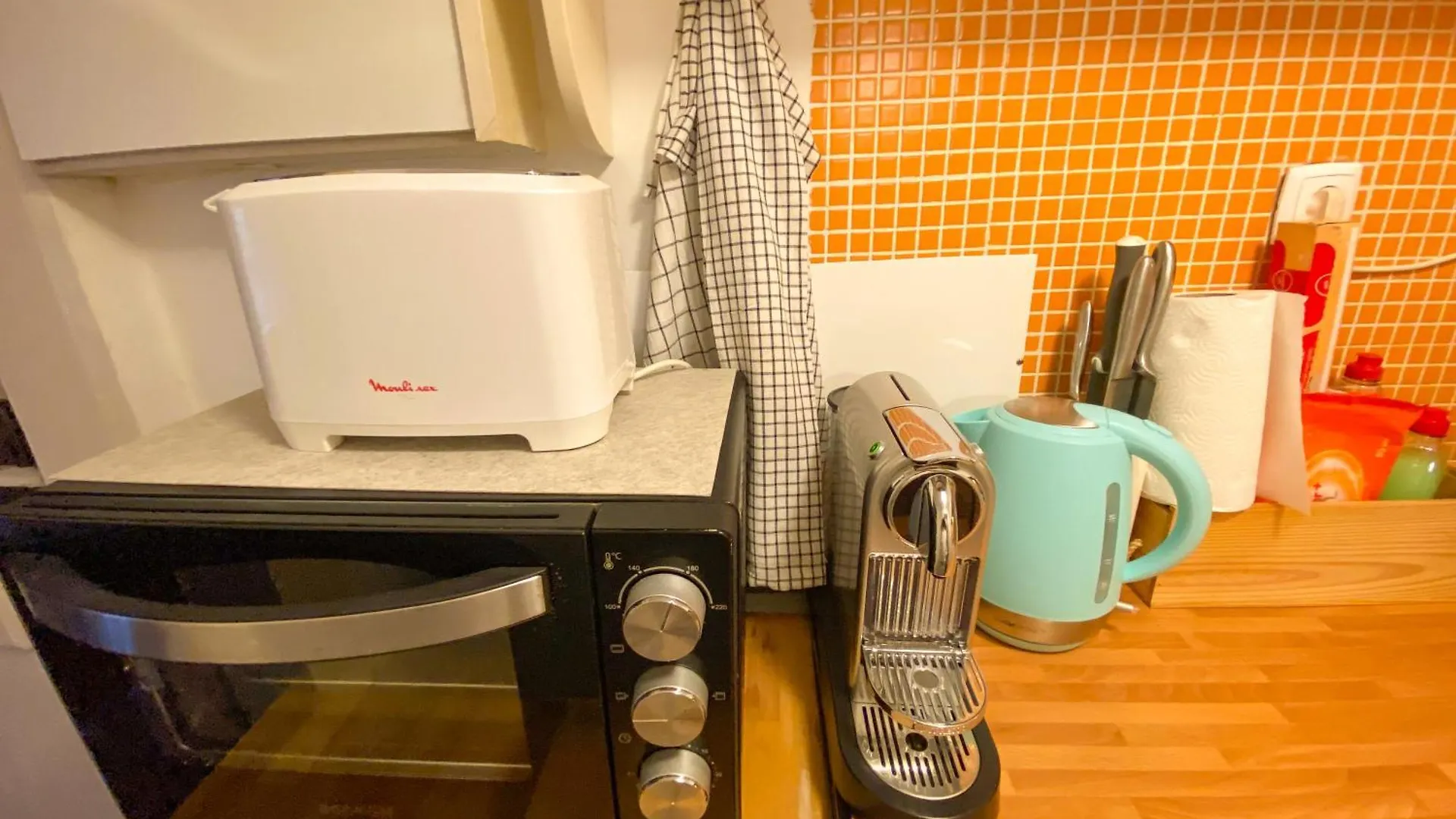 Charming Bairro Alto 2-Bedroom Escape Lisbon Portugal